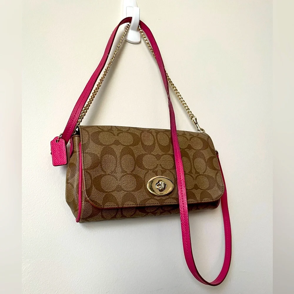 COACH⚡️”Ruby” Signature Monogram Fuschia Pink Turnlock Chain Bag - Picture 3 of 16